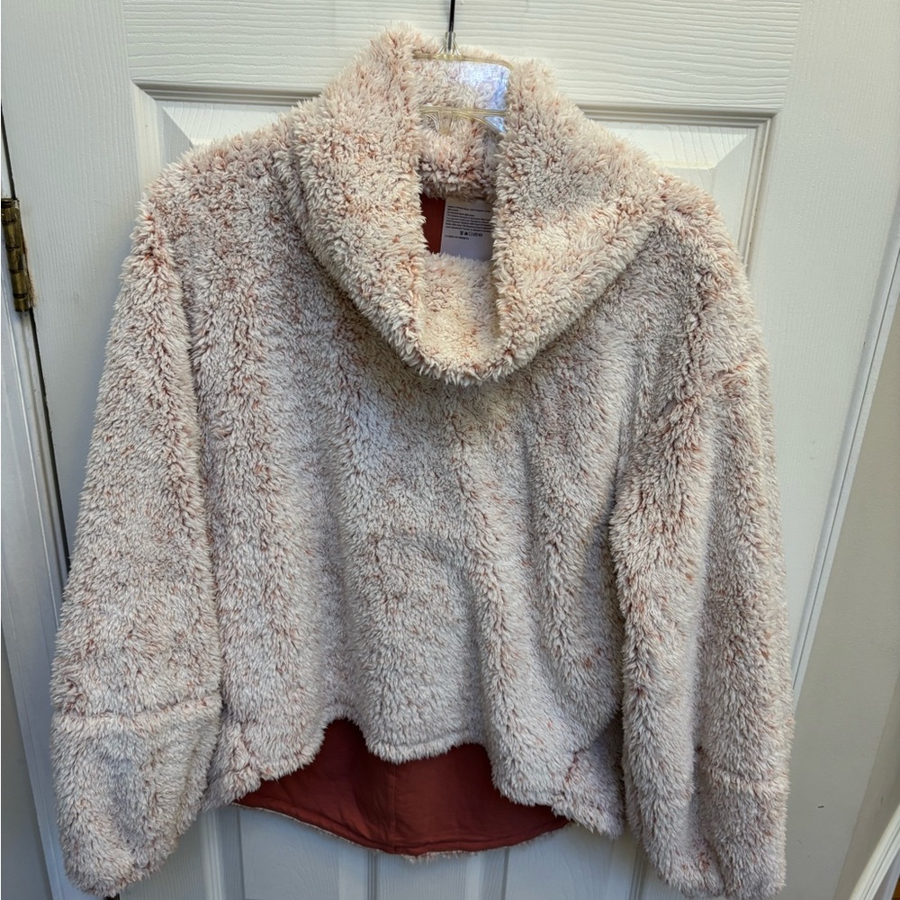Lululemonn Sherpa pullover